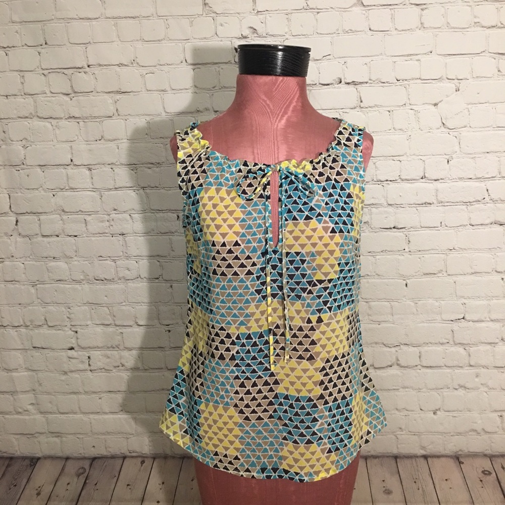 EUC Banana Republic Sleeveless Top Keyhole front